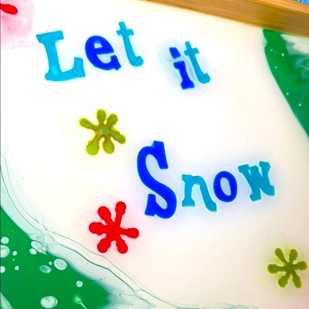 LG. SERVING TRAY Let it Snow' Design solid with handles - Picture 8 of 9
